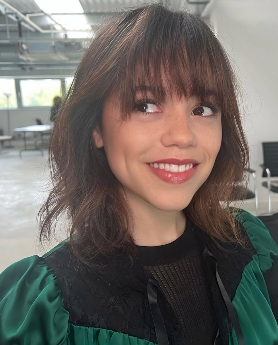 TaleesaDj's tweet photo. Happiness has a name  #jennaortega https://t.co/PYmYFEOExD