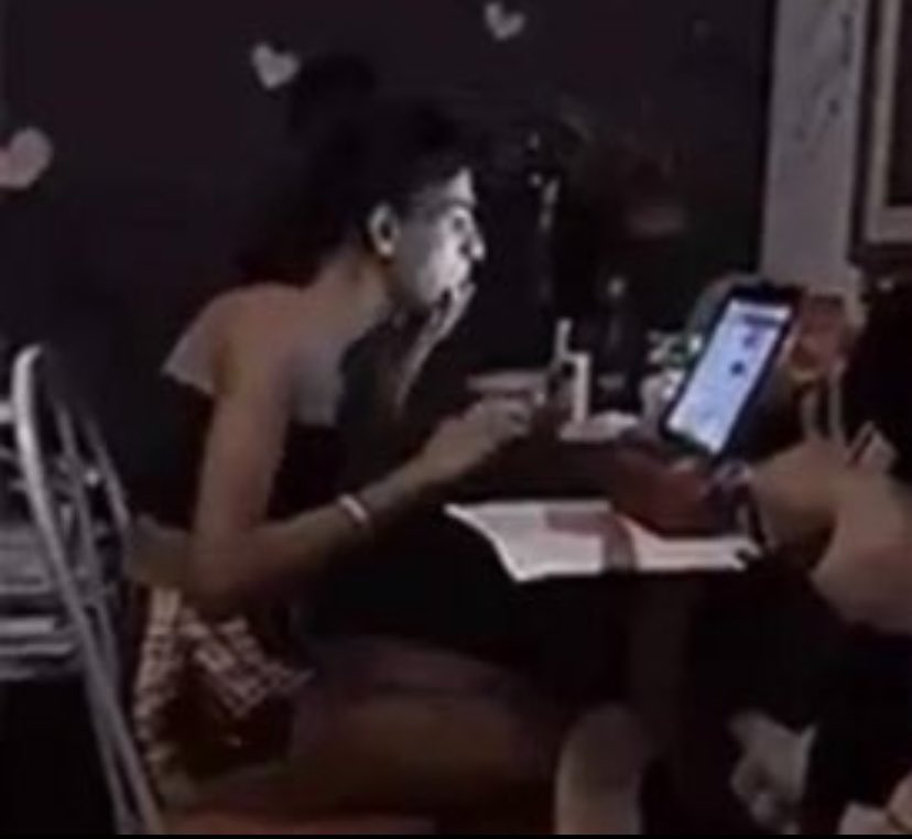 Acris12_'s tweet image. A semana da vnl masculina parece demorar 1 século, enquanto a do feminino 10 minutos que saco