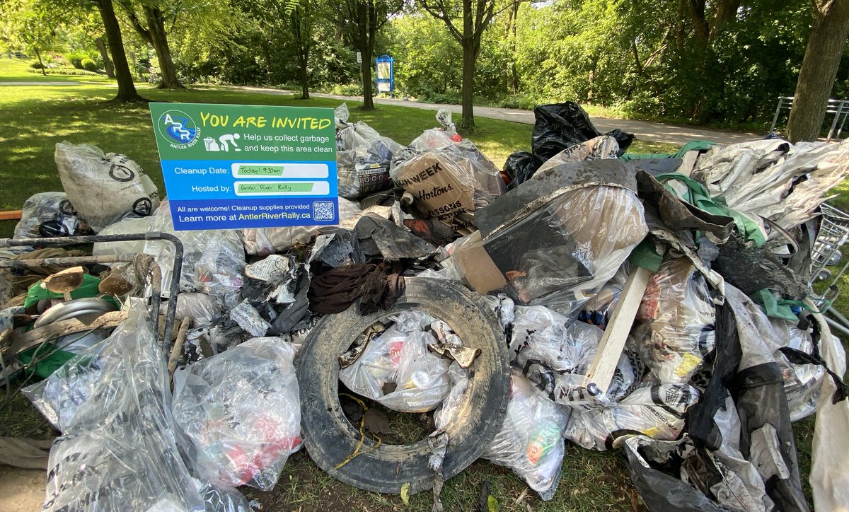 📢We are seeking community input on where you would like to see our next cleanup happen in #ldnont this month. 

Do you know of a spot in London where there’s lots of spilled garbage that volunteers could access? 

Let us know in a reply or at our website:
antlerriverrally.ca/contact-us