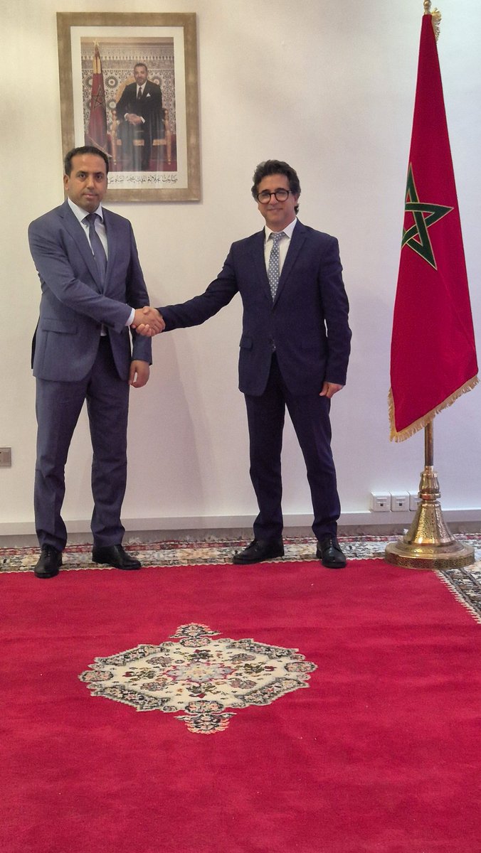 Partout où l'on va, rechercher le drapeau de son pays est une manière de se ressourcer et recharger ses batteries citoyennes 🤍🇲🇦... 
🤝 Rencontre très sympathique à #Lomé avec Monsieur #Hamid_MECHINO, le Chargé d'Affaires de notre Ambassade <a href="/MarocTogo/">Le Maroc au Togo</a>  🇹🇬 en marge de la SIA2024.