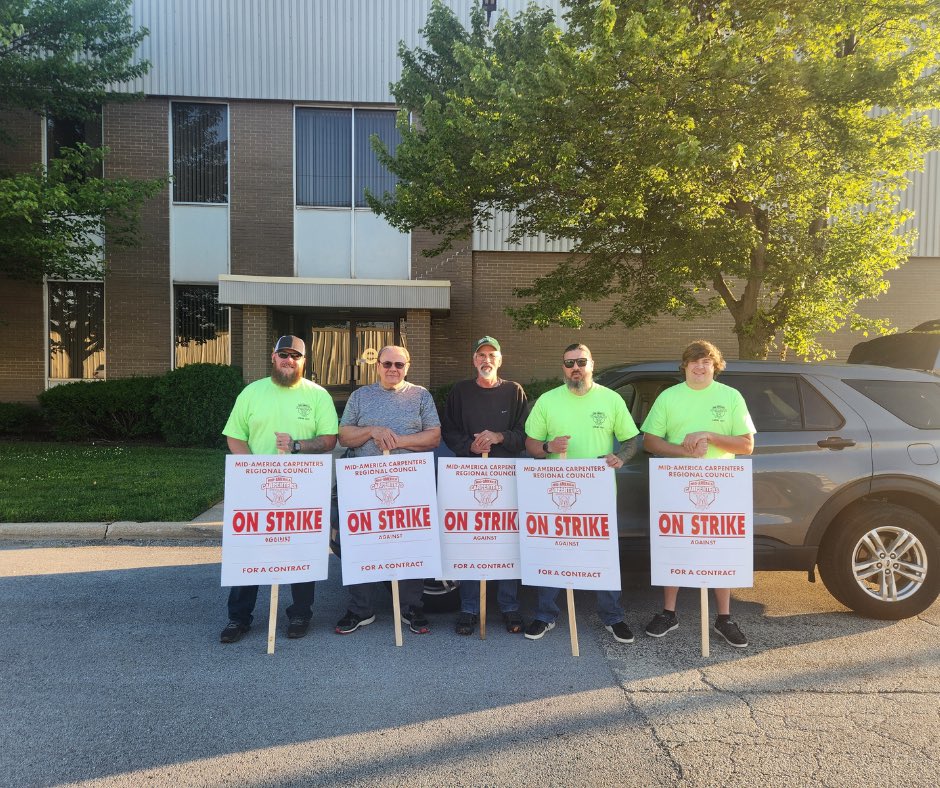 MidAmCarpenters's tweet image. Congrats to the members of #Local1027 who held the line and got record increases in their new 4-year shop agreement! Great job Brothers and Sisters. #UnionStrong #MidAmericaCarpenters