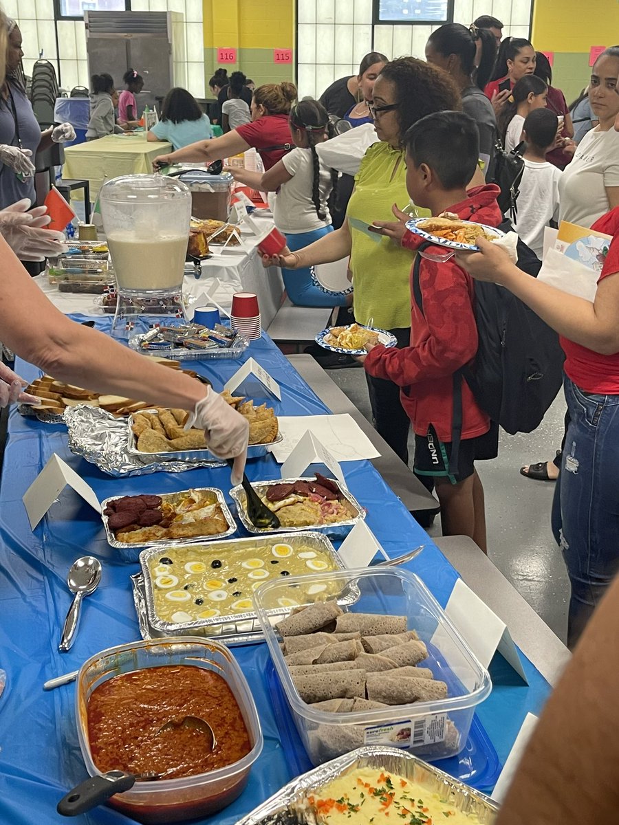 Another amazing turn out <a href="/YoungWoodsES/">Young Woods</a> Multicultural Night celebration!! <a href="/pvdschools/">Providence Public Schools</a> <a href="/KimberlyKomocar/">Kimberly Komocar</a>
