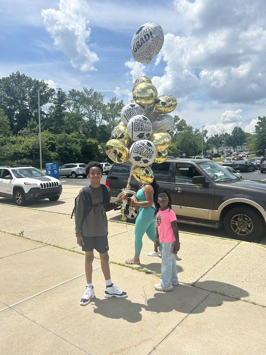 Megan Young tweet media