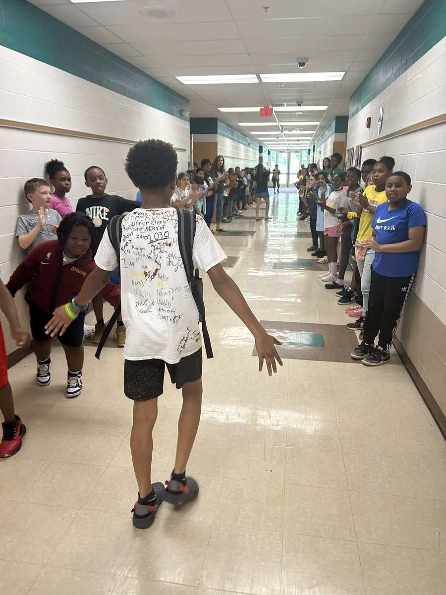 Megan Young tweet media