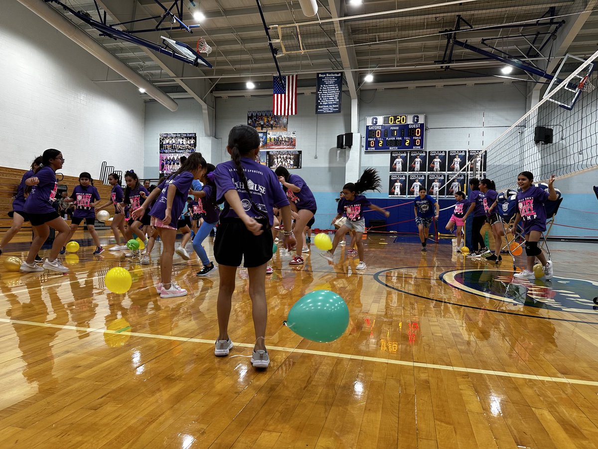 GrullaV's tweet photo. 2024 GHS volleyball 🏐 camp https://t.co/Lkgw4byoNX