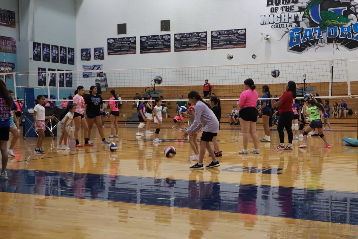 GrullaV's tweet photo. 2024 GHS volleyball 🏐 camp https://t.co/Lkgw4byoNX