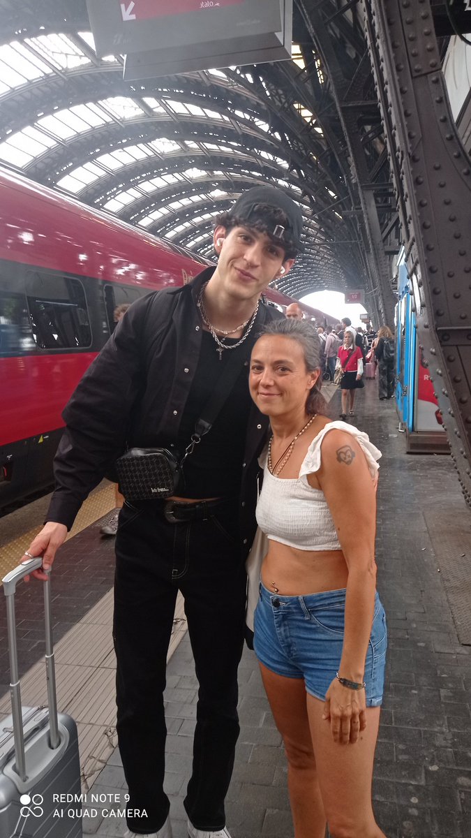 Ulire79_1111's tweet photo. Mida 2023          mida 2024
Incontrare mida oggi in centrale è stato veramente surreale........
Però è stato un 💓 https://t.co/O7M7fgZnOx