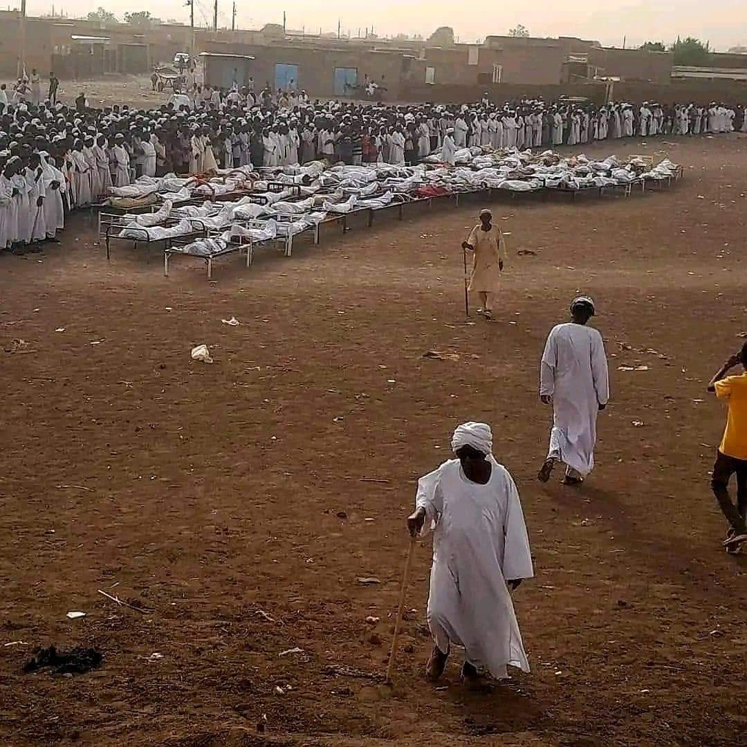NagatRefaa2423's tweet photo. كيف لا يتحدث العالم عن السودان؟؟ هناك مجازر جماعية يتم إرتكابها يوميًا منذ أشهر في السودان وأخر ما وصلنا منهم هي مجزرة #ود_النورة والتي راح ضحيتها مئات من الشهداء بهدف النهب والسرقة والإعتداءات وترويع المدنين من قبل قوات #الدعم_السريع 

حسبنا الله ونعم الوكيل، اللهم كن عونًا لهم https://t.co/fV3ZrJrY29