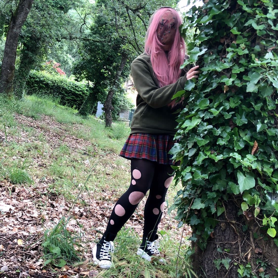 Epic_Edster's tweet image. New Pinned!
🎸My name is Ed or Edster
💖she/her, Pansexual
💌I like to cosplay, draw, stream and play videogames
🎸My favorite media right now are TF2, Cyberpunk2077, Guilty Gear, JJBA & DBD
💖 Fictional obsessions are Sniper & Elphelt Valentine
💌DM for Art c0mmission info!