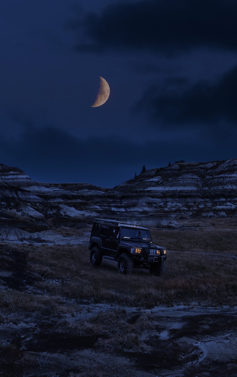 ParamExplores's tweet photo. Conquered the Drumheller badlands by night! This lunar landscape is even more epic under a sky full of secrets. 🏜️🚙🌒
#offroading #drumheller #alberta #nightcrawler #badlands #adventureseeker #canadatravel #darkskies #lunarvibes #explore #nightphotography #badland #crescentmoon https://t.co/e5GjghKEBR