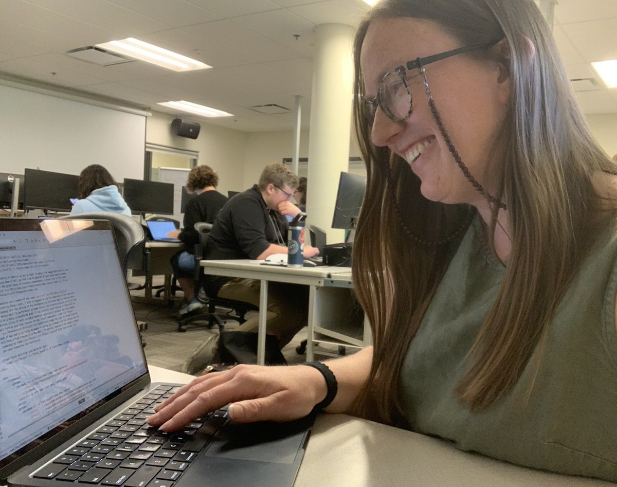 This week, co-director <a href="/PetersonRae/">Lindsey R. Peterson</a> attended <a href="/DHInstitute/">DH Summer Institute</a> thanks to <a href="/NHPRC/">NHPRC</a> funding &amp; took the Text Encoding Fundamentals course.  Read her blog post on how to use TEI in K12 classes to encourage deep reading and provide an early exposure to DH skill dev.:
cwrgmblog.org/teaching-text-…