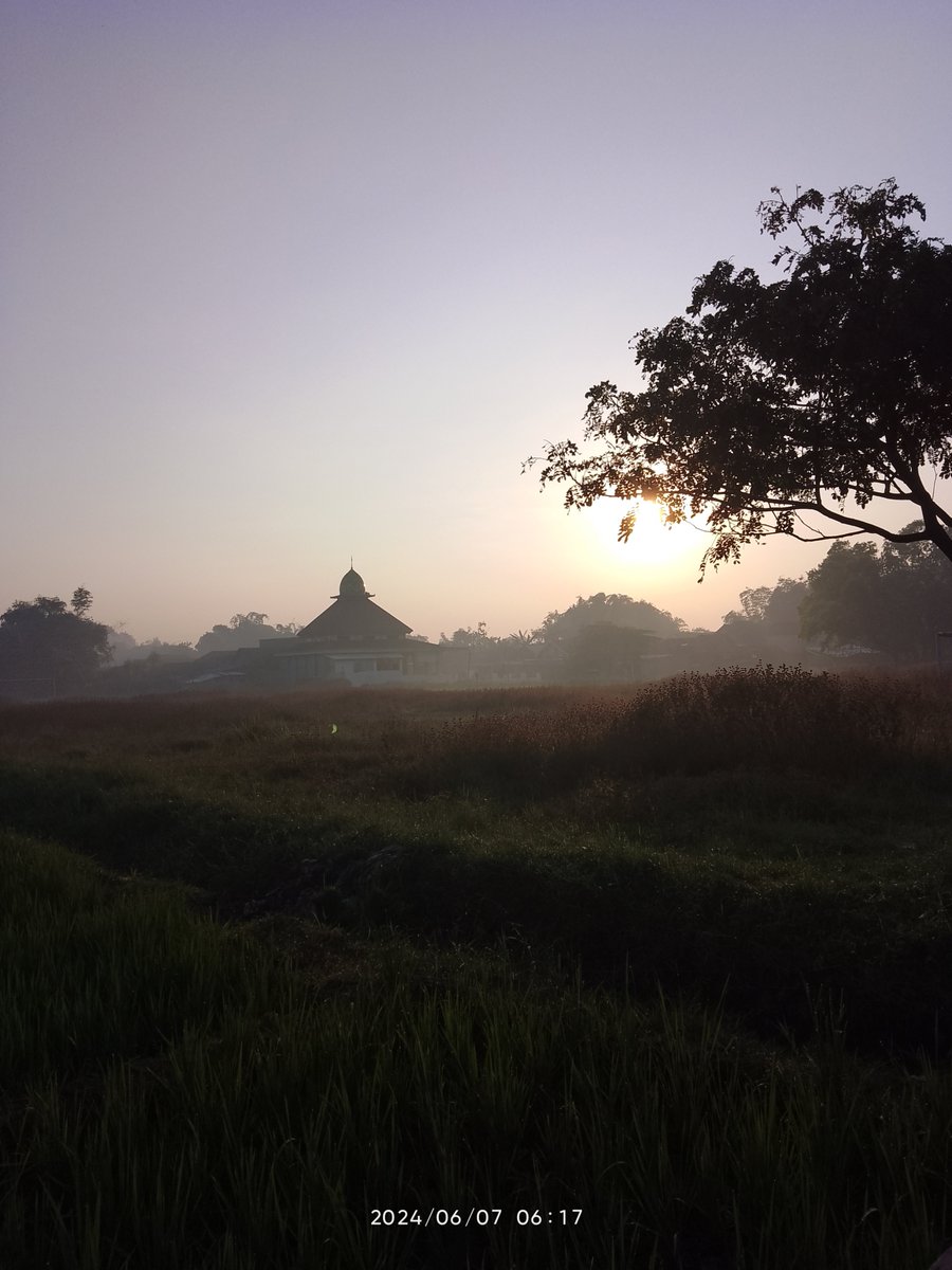KRESWADI's tweet photo. Assalamualaikum, semoga hari Jum'at ini membawa berkah,,,🤲🤲 https://t.co/tZvfSvrI7G