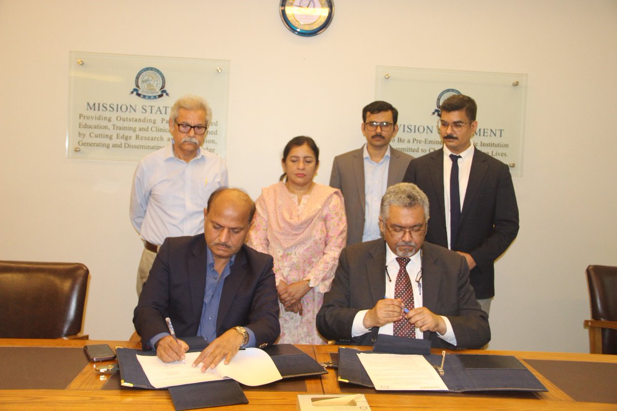 PTCCSindh's tweet photo. PTCCS WNTD24 | Signing of Letter of Intent LoI between Provincial Tobacco Control Cell &amp; Dow University of Health Sciences @Dow_Uni #PTCCS #WorldNoTobaccoDay #tobaccofreegeneration #tobaccofreesindh @FCTCofficial @WHO @VitalStrat @khashmi76 @federal_tcc @Apandey_07 @tanveerHRYO https://t.co/OVahRExpPZ