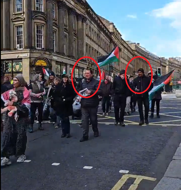 Leftwant2bRight's tweet photo. When #YunusBakhsh & his side kink #RachelMeenan suggest they have nothing to do with the SWP/TUC or #SimonHall #TWAFA #Labour #HopeNotHate, tell him & her they're liars. The more Banners than you - professional protest cranks. From BLM to SUTR to Give The RedCard all communists https://t.co/gTj75i4Ysm