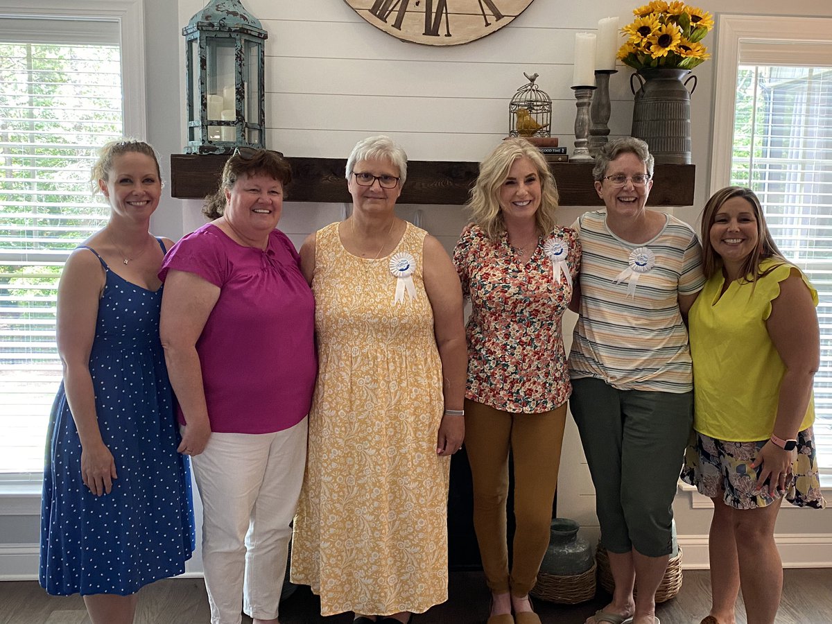 LEScoolcats's tweet photo. Congratulations to Ms Gregory, Mrs Walek, and Mrs Shore on their retirement!!  They have 84 years of experience between them!! https://t.co/dyQNRzaYq0