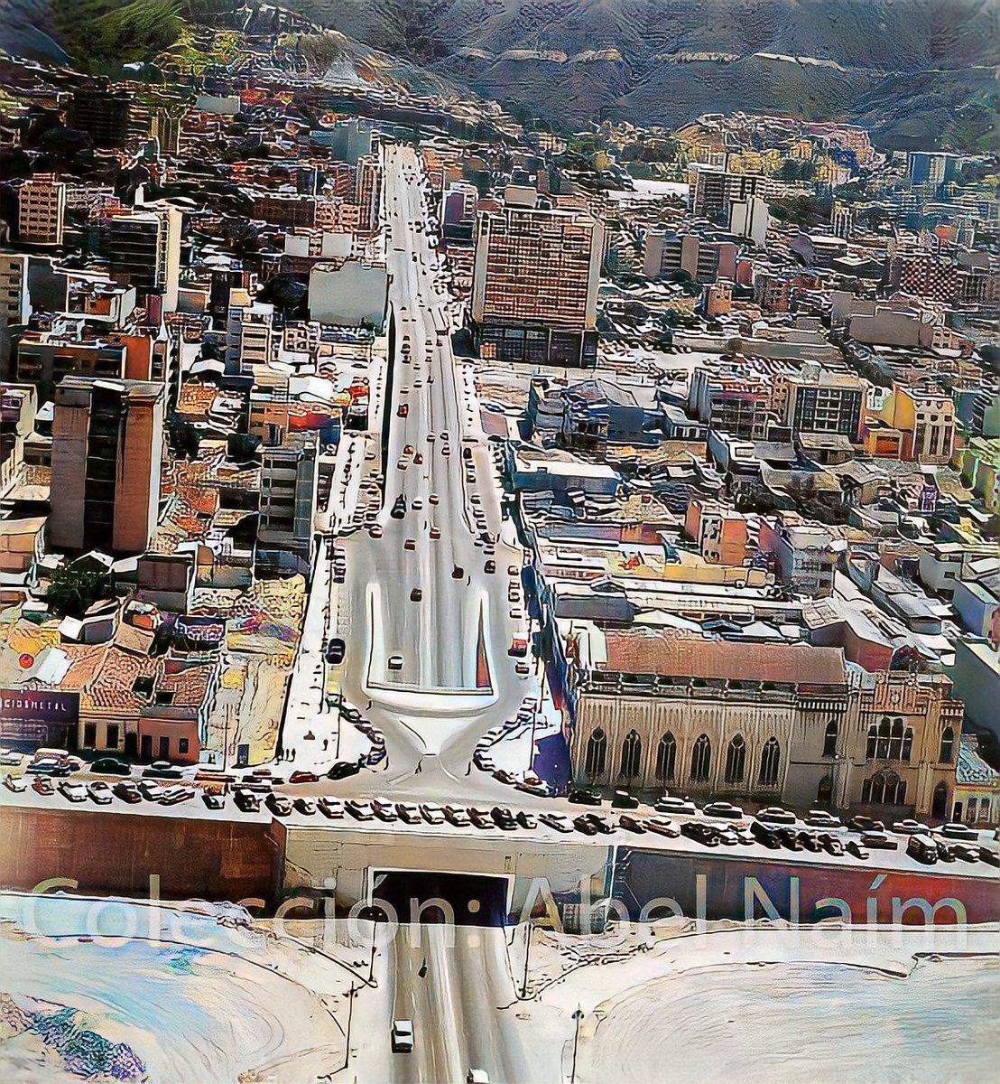La Avenida Fuerzas Armadas desde La Hoyada hacia el norte. Inaugurada 2 de diciembre  1956 por el presidente Pérez  Jiménez cuando se concluyeron sus 2.770 mts. El proyecto exigió el recorte de las fachadas de unas 300 edificaciones con frente sobre la Avenida Norte-Sur 7.