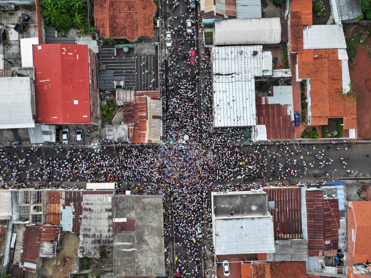 Otra foto que no les gusta a los maricorinos. La soledad de los que quieren violencia, bloqueo y sanciones en Upata, estado Bolívar 🇻🇪 #6jun #ConNicoMásHogares