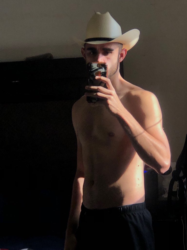 🤠