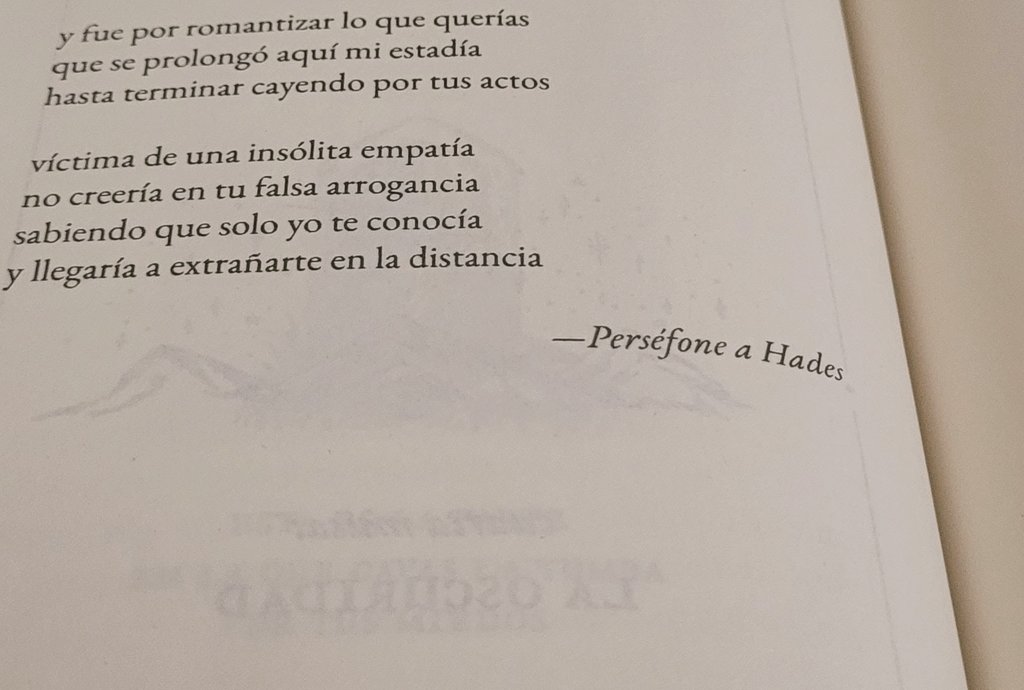 liaalidid's tweet photo. mi poemario basado en mitologia grecorromana es tan ❤️‍🩹 https://t.co/uGZ32unymG