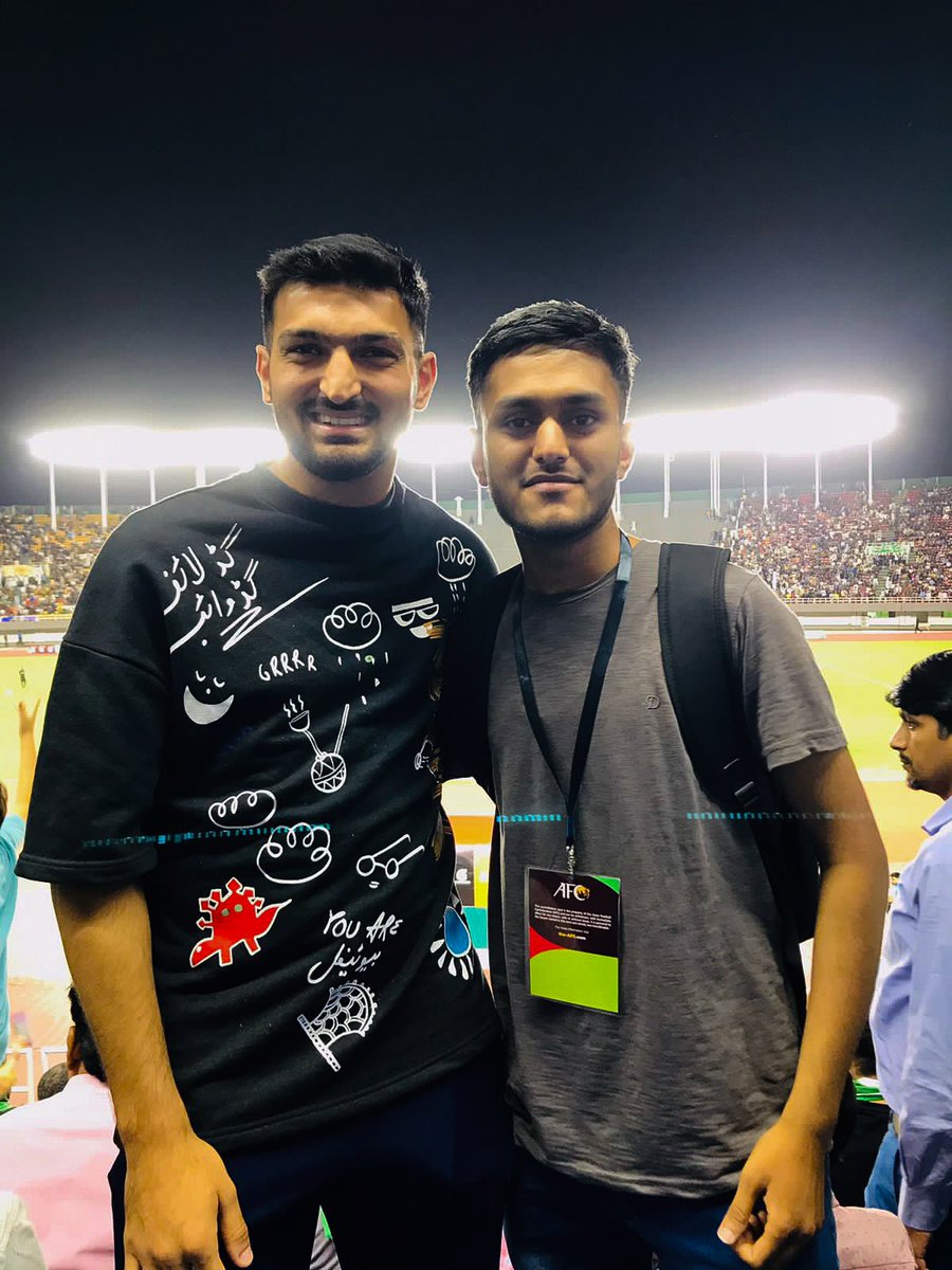 abbdulmanaan's tweet photo. A photo that will always remain in my camera roll. I never imagined this moment in my day dreams. Thank you @iamabdulahshah for the photo. Hoping to see you soon in Pakistan Team.
#PFF #Football #PAKvsKSA #Pakistan #ShahG #PakvsUSA
#T20WorldCup https://t.co/KM008SEwee