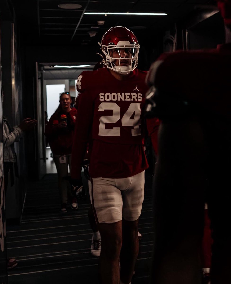 I’ll be <a href="/OU_Football/">Oklahoma Football</a> saturday jun 8, can’t wait to compete !
<a href="/CoachVenables/">Brent Venables</a> <a href="/CoachEmmett/">Emmett Jones</a> @Matty_V11 <a href="/coach_long1/">Coach Michael Long</a> @_Coach_Knight <a href="/IvanCarreonWR1/">Ivan Carreon</a> 
<a href="/AndrewLee_CFB/">Andrew Lee</a> <a href="/Bdrumm_Rivals/">Brandon Drumm</a> <a href="/DeMarcoMurray/">DeMarco Murray</a>