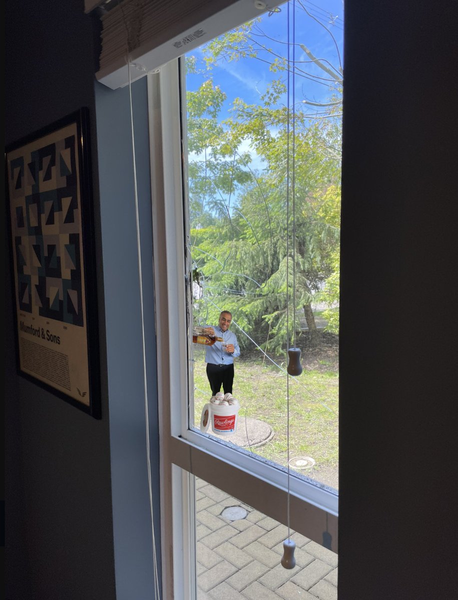danielkmitch's tweet photo. @RJHenderson7 Wild if you just add some noise removal to the image, you can make something out in the back there.. @DhaliwalSports https://t.co/hgVqF9ydLT