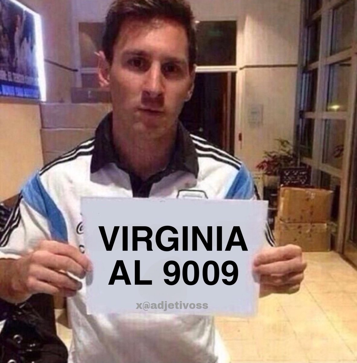 adjetivoss's tweet photo. QUE DICE EL CARTEL DEL CAPITAN??
#GranFuria #GranHermano https://t.co/Uh3dpXaxNM