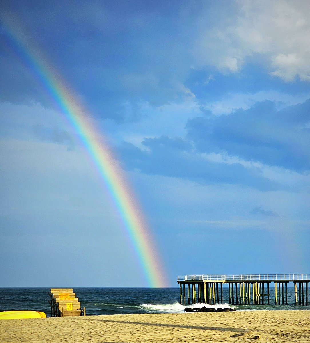 ColomboLaurie's tweet photo. A much welcomed sight after a crazy non stop day! 🌈
#rainbow #oceangrovenj 
#ognj #oceangrovebeaches #oceangrove07756 #alwayslookup https://t.co/mg2sOEEXzx