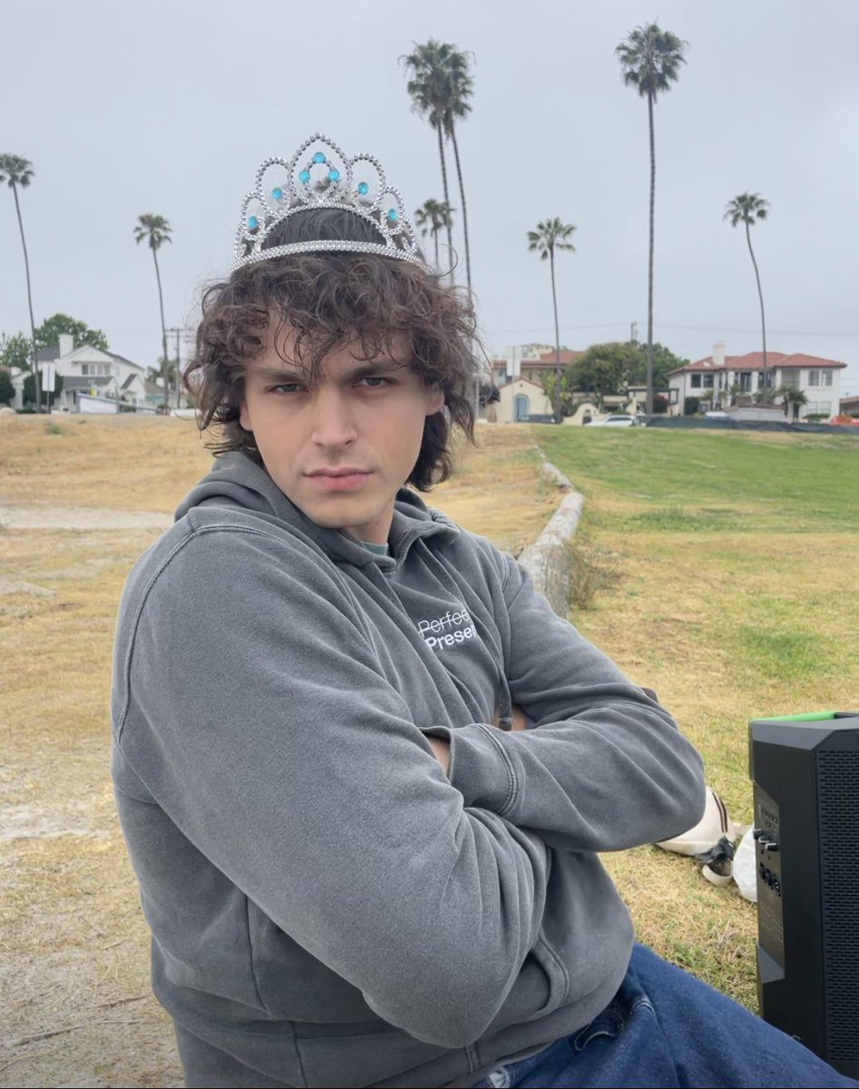 seavey_smiles's tweet photo. Jonah                                  Jonah
when                                   when
you’re                                  you’re not
streaming                          streaming 
Twisted Lullaby              Twisted Lullaby https://t.co/6iNVO2jod7