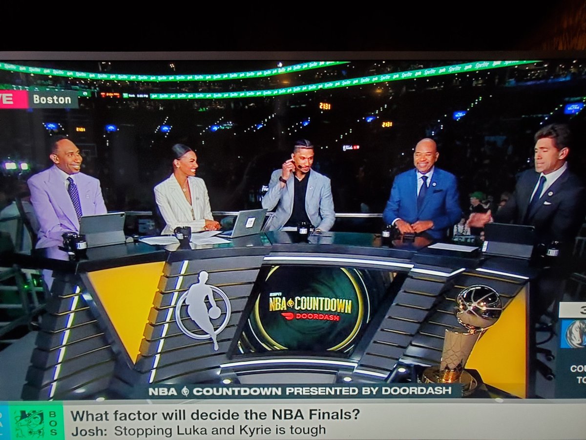 junior_miller's tweet photo. I miss Ernie, Charles, Kenny, and Shaq https://t.co/6Q6xQF0qyV