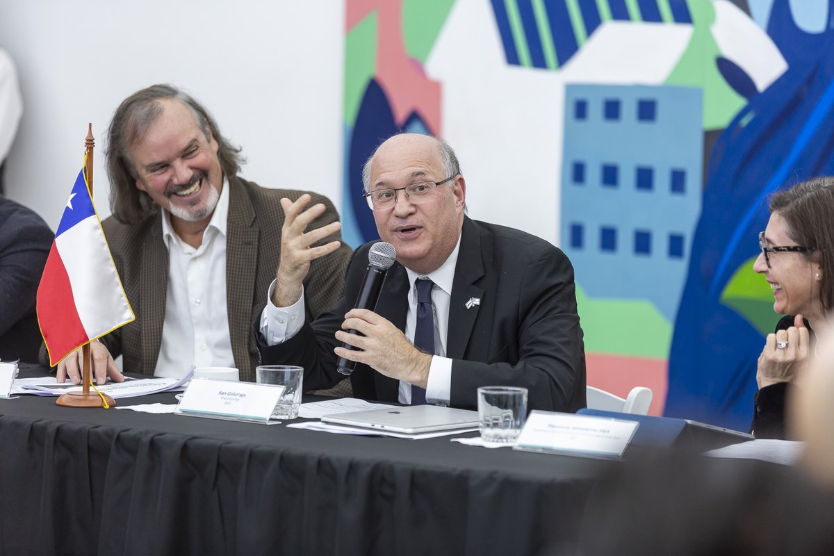 igoldfajn's tweet photo. Ha sido un gusto ver los avances de nuestro programa de apoyo al desarrollo de la industria de hidrógeno verde en Chile, junto a @JMBenavente en @Corfo, y otras autoridades.  Esta es la primera operación de @el_BID de este tipo en toda la región. Chile está en una posición privilegiada para convertirse en uno de los líderes en la producción de hidrógeno verde.
