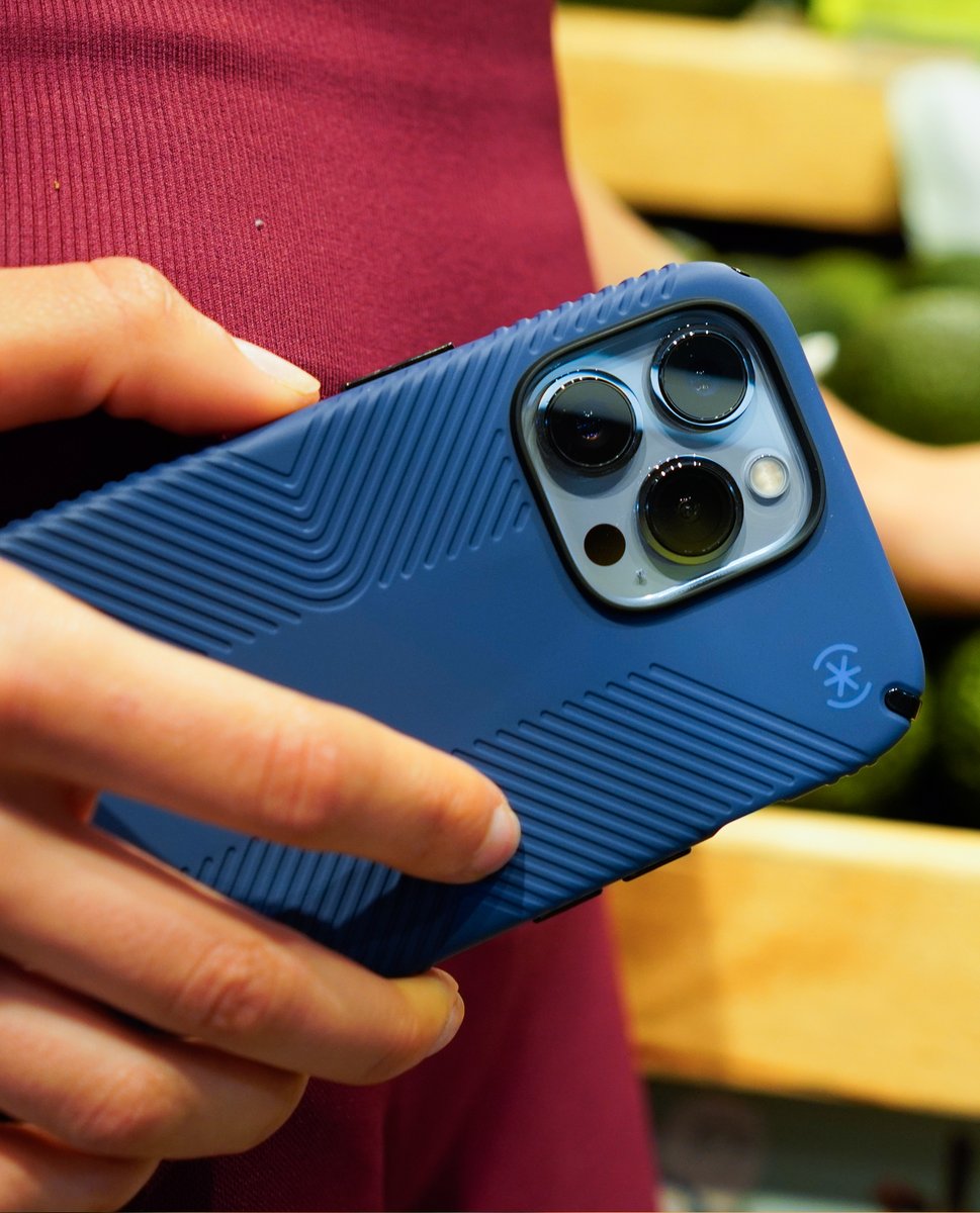 speckproducts's tweet photo. Level up your tech game! Our PRESIDIO®2 GRIP case offers unbeatable 13-ft drop protection, and guess what? It's fully compatible with all your favorite Apple MagSafe® gadgets.
#speckproducts #elevateyourtech #appleproducts #techinnovation #phonecasedesign #iPhone13 #applelife https://t.co/RhqPdfpEyP