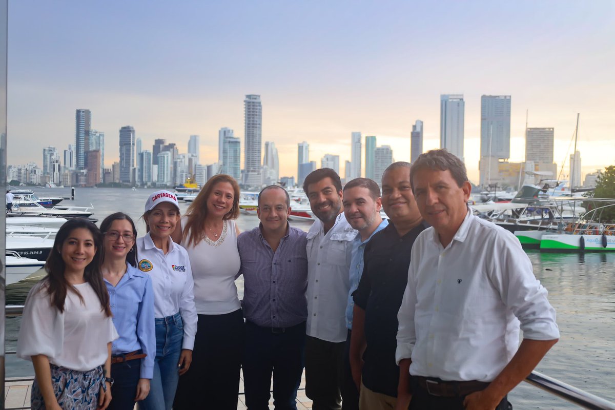 FondoFenoge's tweet photo. #AgendaFENOGE | El Viceministro de @MinEnergiaCo, @javiercjz , el Viceministro de @MinTransporteCo , @eduenriquezc, y la Directora del @FondoFenoge, Ángela Álvarez, visitaron en Cartagena el proyecto AquaBus-e desarrollado por la @utboficial Universidad Tecnológica de Bolívar. https://t.co/7cqcF2poXd