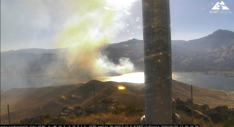 firevalleyphoto's tweet photo. Fire up in Lake Isabella at Wofford Blvd #155Fire https://t.co/JVbyGyNAhJ