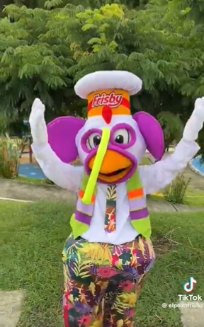 masbienquerido's tweet photo. El pollo de Frisby disfrazado de marimonda es lo mejor que vi hoy. https://t.co/wf0VnEibOP
