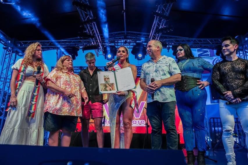 maripilyrivera's tweet photo. Llena de emociones, agradecimiento con cada uno de los que hizo esto posible y todos ustedes que me demuestran tanto amor 🫶🏾🏳️‍🌈 no hay palabras ❤️

@BoqueronOrgullo @pedrojulio https://t.co/lyWGug7Az1