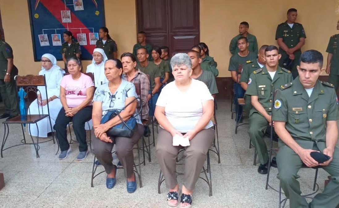 ordimilitarvzla's tweet photo. 2/2 Esta ceremonia fue celebrada en las instalaciones de la @m_montilla20 ubicada en la Victoria, estado Aragua y presidida por Monseñor Benito Méndez @benito_adanm, Obispo Castrense de Venezuela, en horas de la mañana de este jueves 06 de junio de 2024. https://t.co/svLYEvFiT1