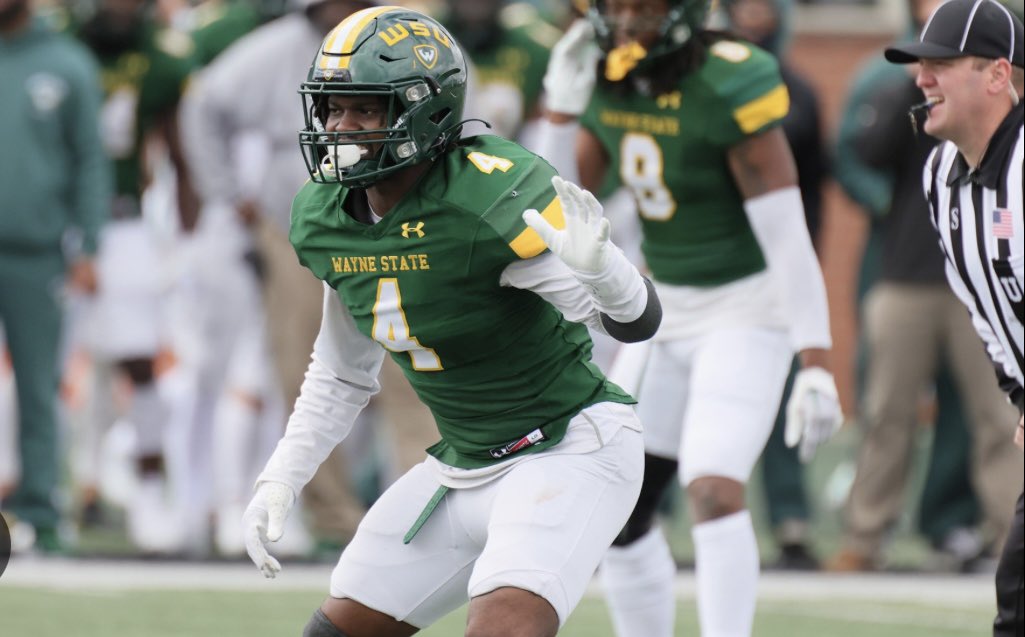 After a great camp &amp; conversation with <a href="/Coach_Rob_WSU/">Antwon Robinson</a> I’m blessed to receive an offer from Wayne State University #GoWarriors <a href="/CCCLionsFB/">Community Christian College Football</a>