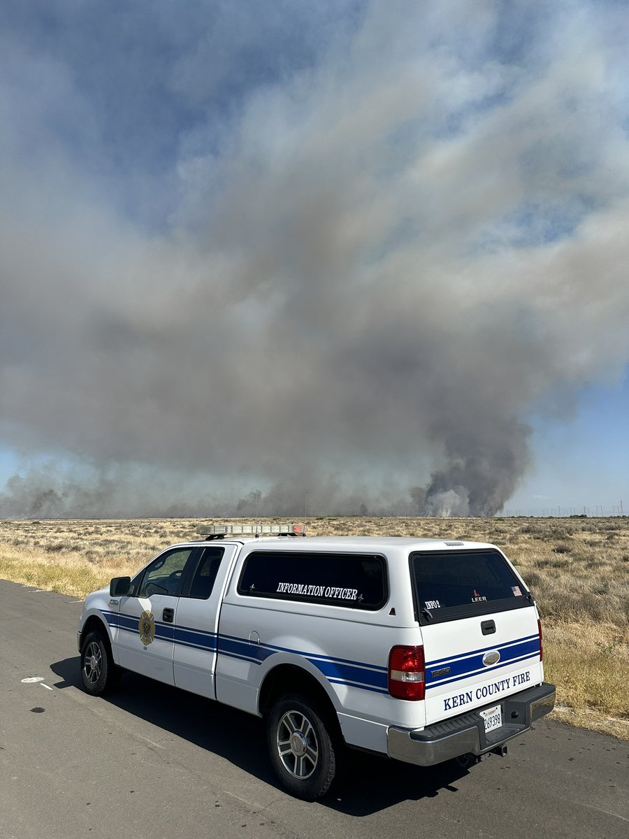kerncountyfire's tweet image. #LostFire #VegetationFire 

*Incident Update*

The Lost Fire is currently at 200 acres.