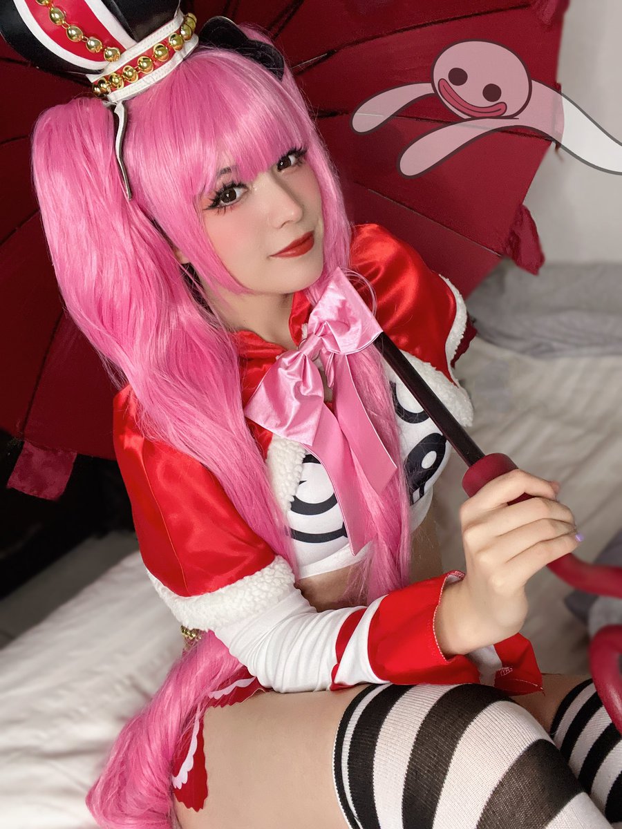 HatoJoestar's tweet photo. Happy birthday to our Ghost Princess, Perona 👻💖

Feliz cumpleaños a nuestra Princesa fantasma, Perona 👻💖

#onepiece #thrillerbark #peronacosplay #miccostumes #anime #nakama #ONEPIECEODYSSEY https://t.co/zgDLT5kOzn