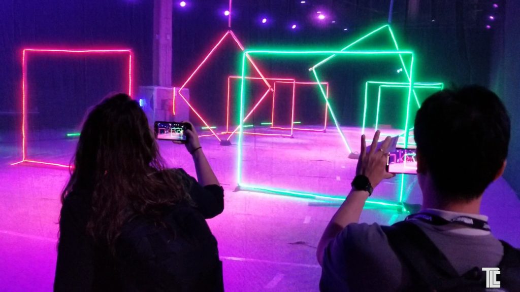 ¿Qué referencias hemos tomado?

Para diseñar y construir el  circuito nos fijamos en el.que se utiliza en la Drone Racing League internacional #DRL 

Y, la verdad, es que no ha quedado nada mal...😜

@innovasur <a href="/dipujaen/">Diputación de Jaén</a> <a href="/Defensagob/">Ministerio Defensa</a> <a href="/drl_sim/">DRL SIM</a> <a href="/IESLosCerros/">IES Los Cerros</a> <a href="/CATECTechCenter/">CATEC</a> <a href="/ujaen/">Universidad de Jaén</a>