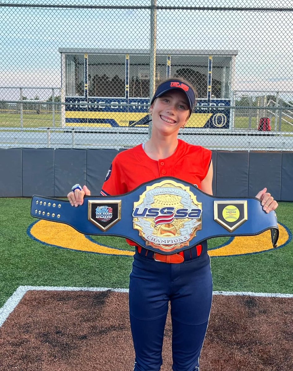 TopGunSTL_Graf's tweet photo. Happy Birthday a day late to our #6 Maicie Kasper! #CoachFail #Mach10 https://t.co/uUAIpgxbuI