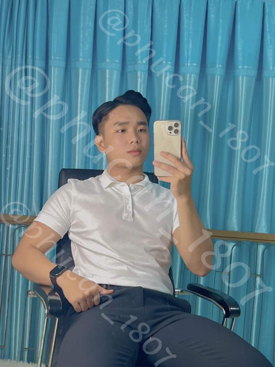 phucan_1807's tweet photo. Đi làm nha 😗😗 https://t.co/SD38tfQBvs