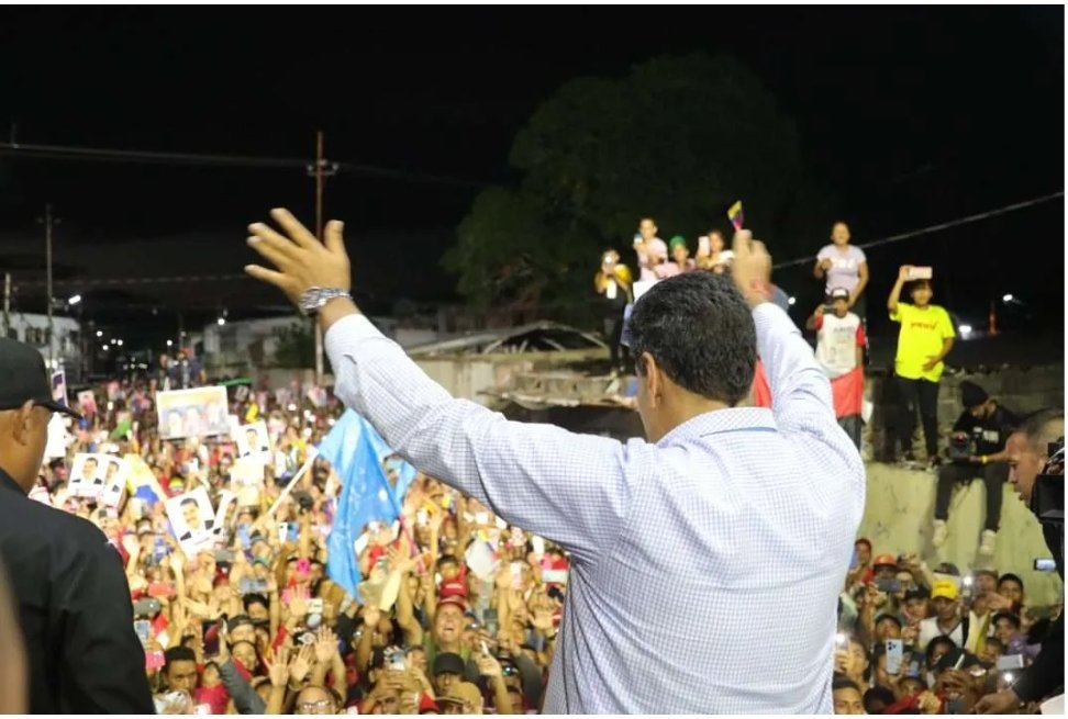 🚩#EnVivo | 'Vamos a crear lo nuevo hacia el futuro, a transformar nuestra Patria', puntualizó el Presidente Nicolás Maduro ante la movilización que se realiza en el municipio Iribarren, ubicado en el estado Lara.