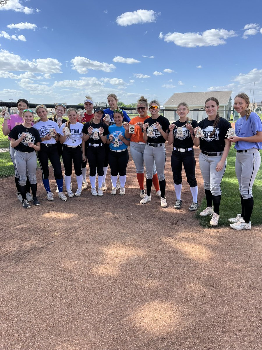 WHS_Softball_1's tweet photo. Special thanks to the cheerleaders and the mega cheer kids for the goody bags and wishing us well at State!! @SenoraBright  @Panthers_AD #youguysareawesome https://t.co/gpqXs7XerN