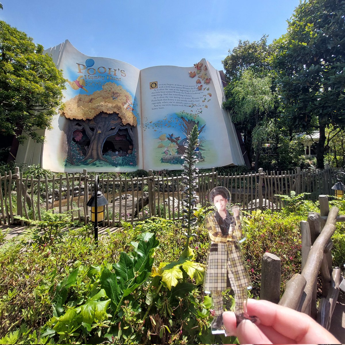 sunflower_bad's tweet photo. ちょっと前やけど☺️
7年半ぶりにディズニー行ってきた❤️
楽しかったー✨
スペースマウンテンのシール貰えて嬉しいー！手帳に貼ろう❤️ https://t.co/qrl8kyC2hu