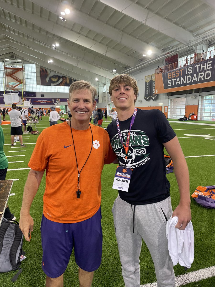 Walker Davis tweet media