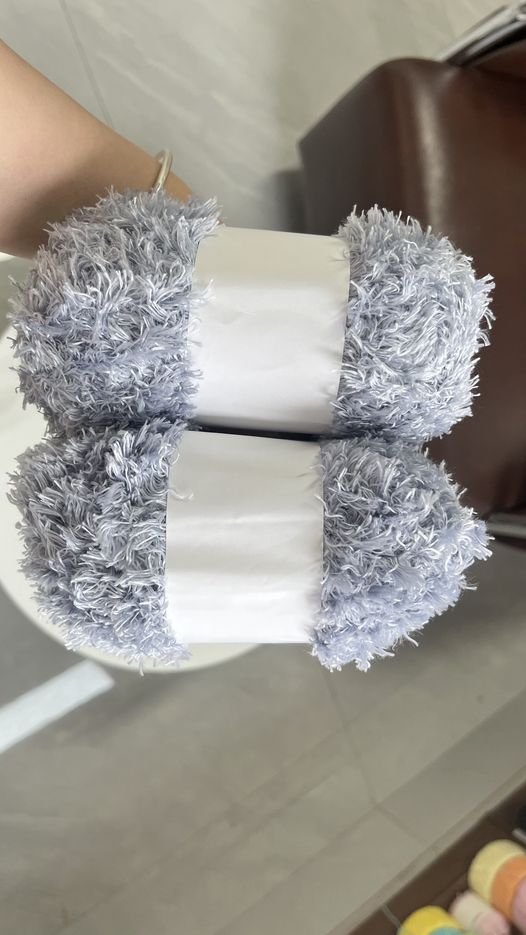 lnushxin1's tweet photo. Fluffy Light Gray Faux Fur Yarn, Art Feather Yarn, Crochet Fur Yarn 

Email: sales03@bdlenuo.com
#crochetyarns #fauxfuryarn #noveltyyarn #wholesalecraftsupplies #craftingmadeeasy https://t.co/89ir68XlDV