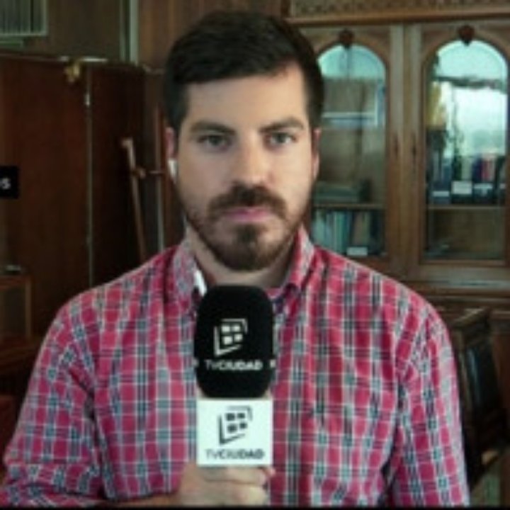 Me saco el sombrero con este periodista de TV Ciudad. Diego Martini hoy lo tuvo contra las cuerdas al presidente Lacalle Pou. Por más tipos como el y menos nachos Álvarez nano fole y todos esos forros cagones. Mis respetos