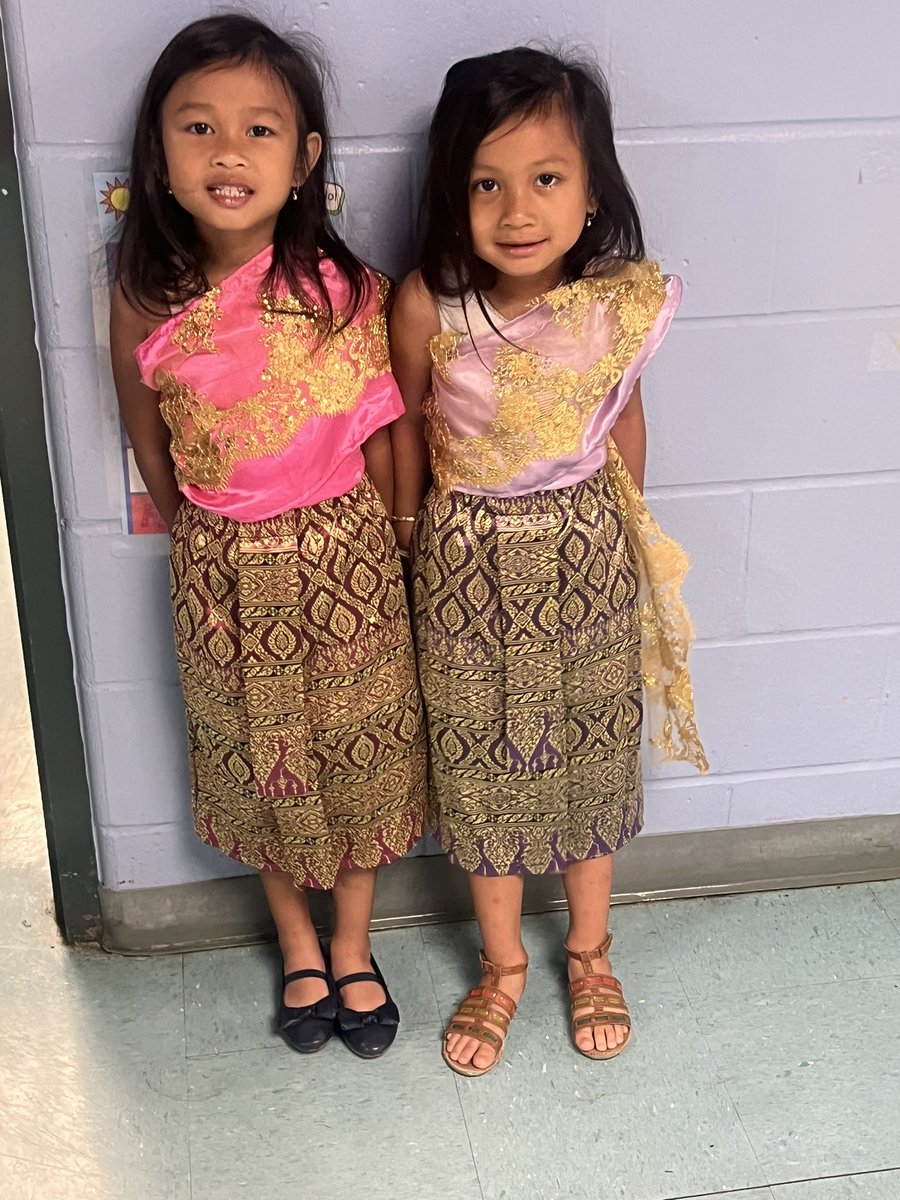 KimberlyKomocar's tweet photo. Multicultural Night at YWES!  My teachers and staff embrace this tradition and they planned an incredible community event!  Thank you for all your hard work and thank you to all the families that shared their culture.  @RIDeptEd @pvdschools @ElementaryZone https://t.co/uvKMuHe3kc